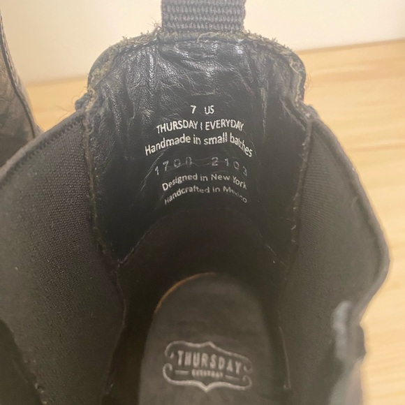 Thursday Chelsea boots black leather size 7 - Picture 5 of 6